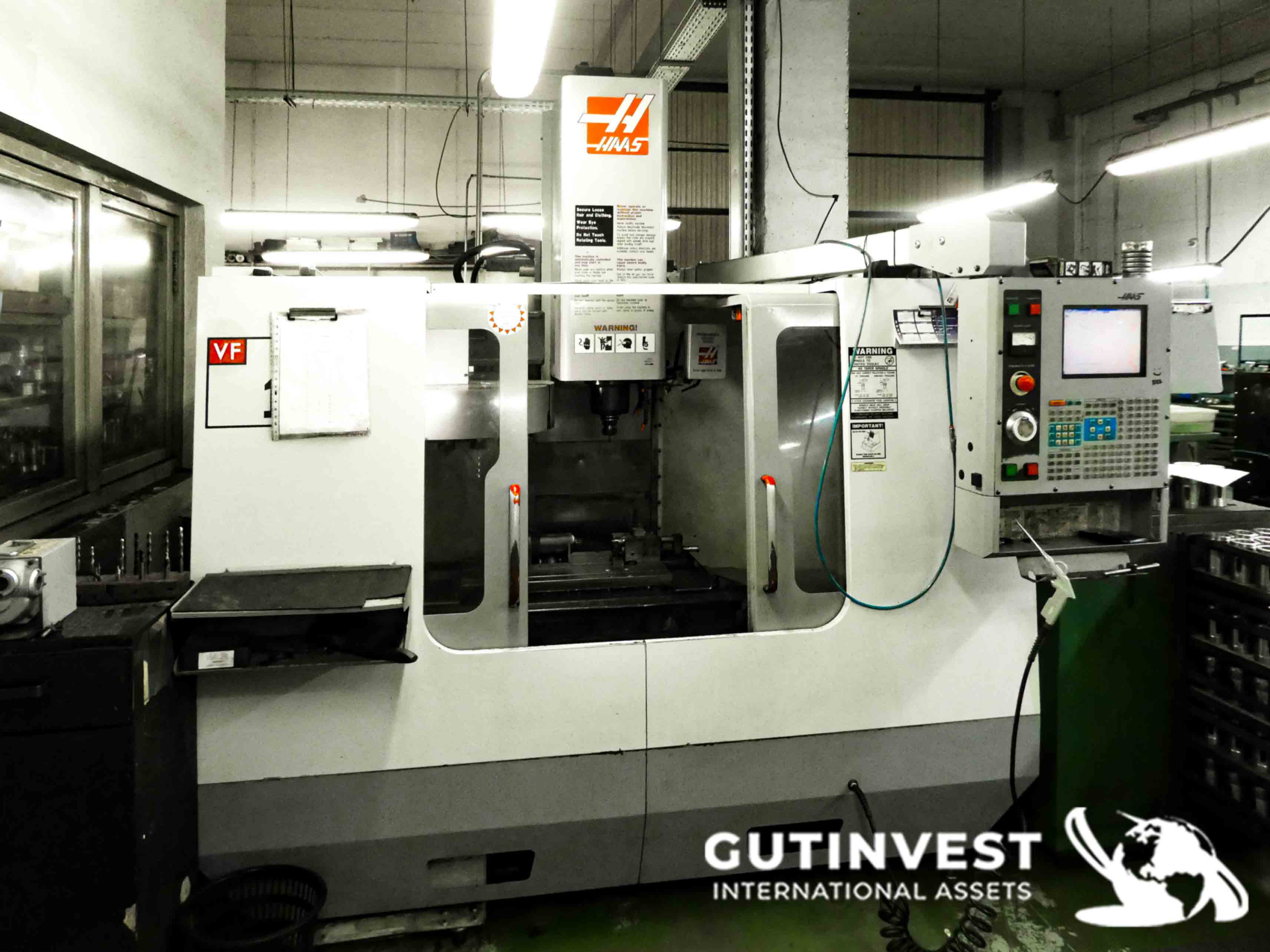 Usado Centro mecanizado vertical cnc
