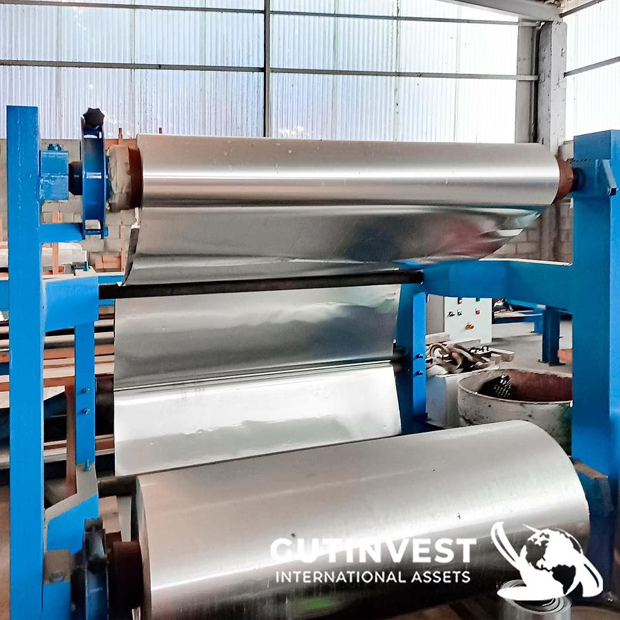 Usado Máquina para fabricar laminas y chapas para escudo térmico