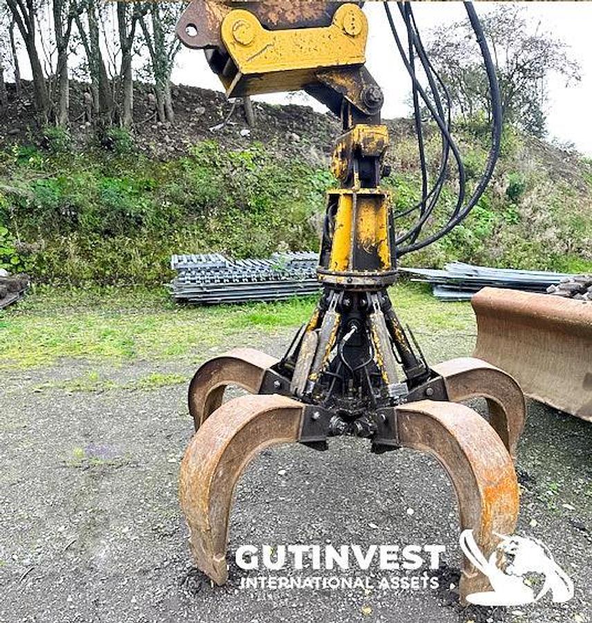 Used 1 - Excavator with grab