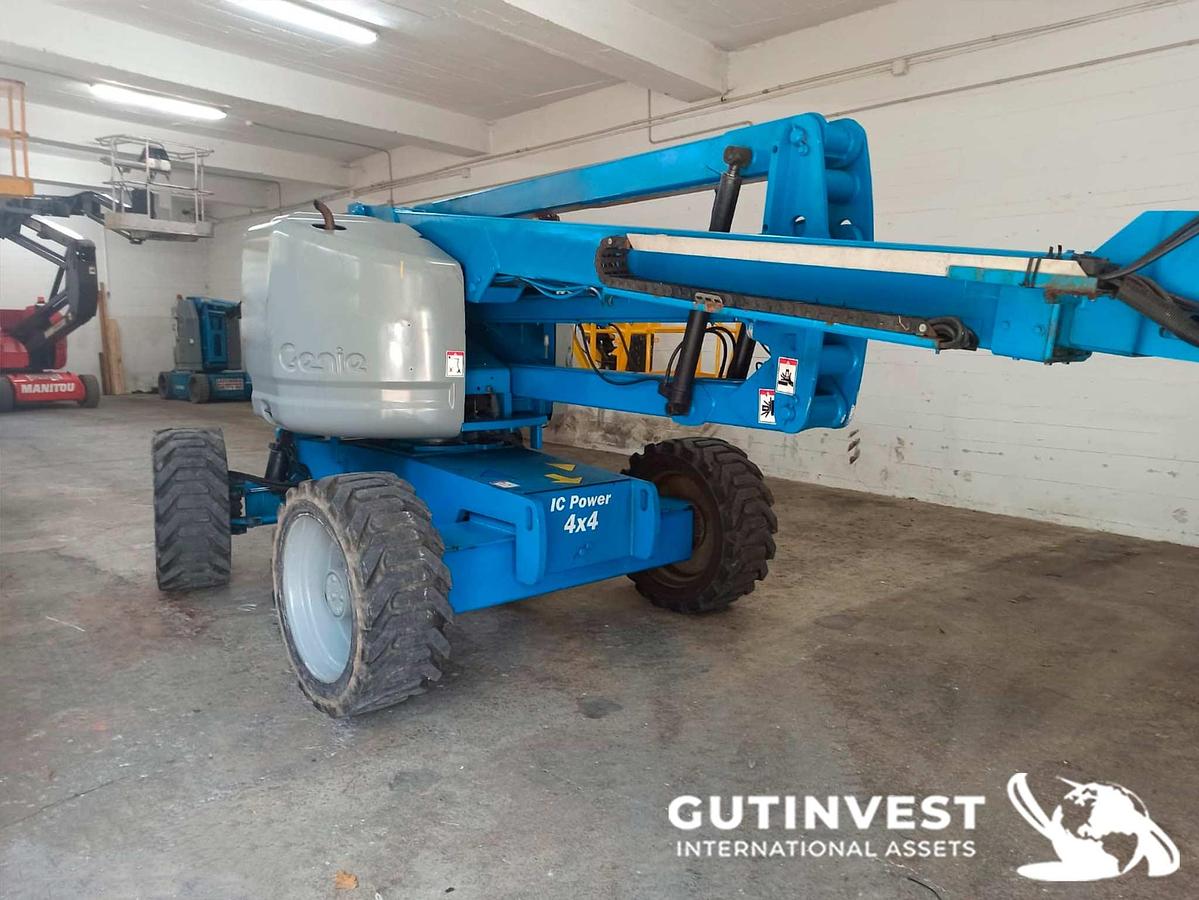 Used 4 - Articulated boom lifts diesel