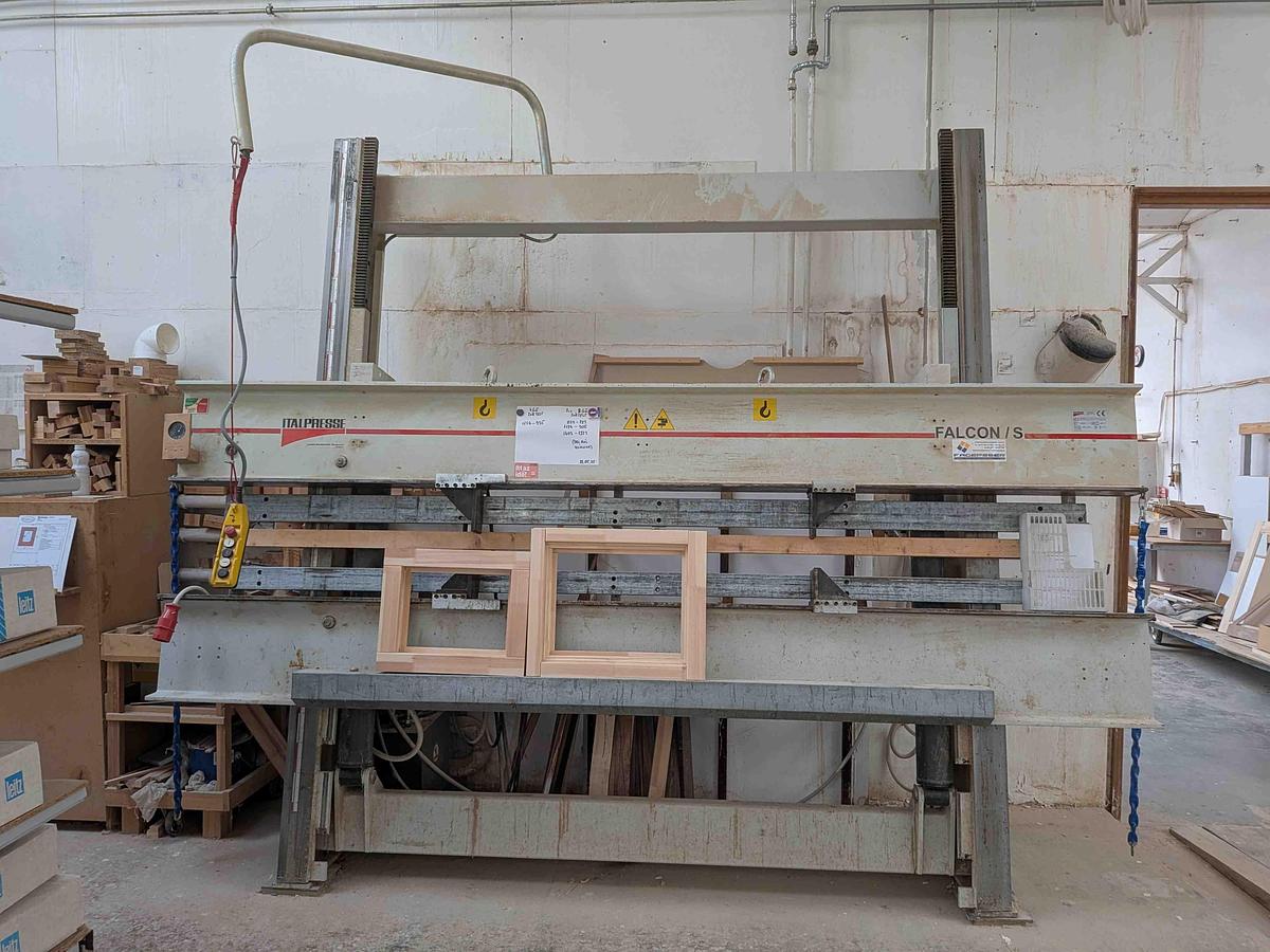 Used 4 - Frame Glamping press