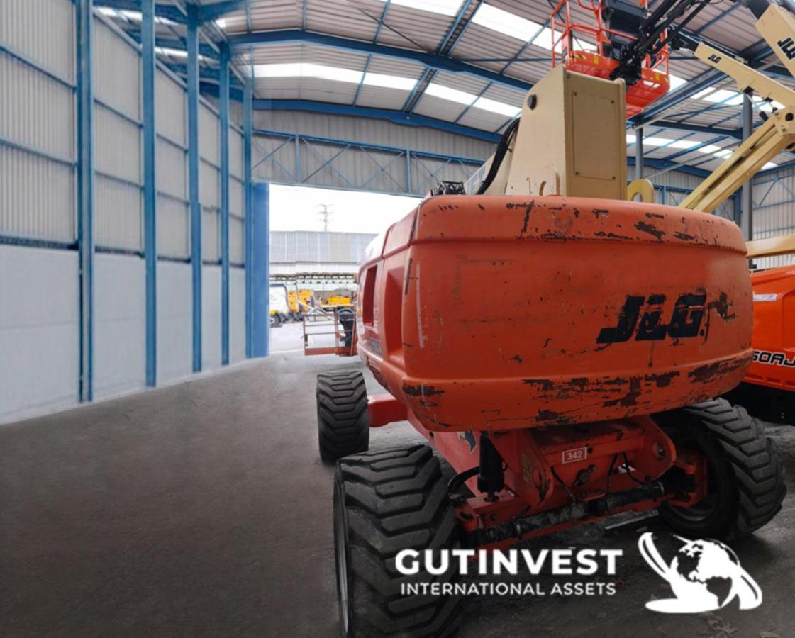 Used Diesel Telescopic Articulated Platform - 28 Meters