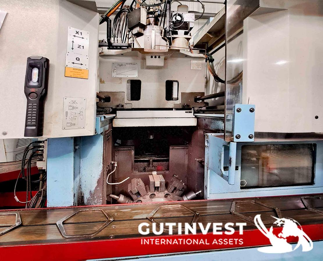 Usado Dos centros de mecanizado CNC