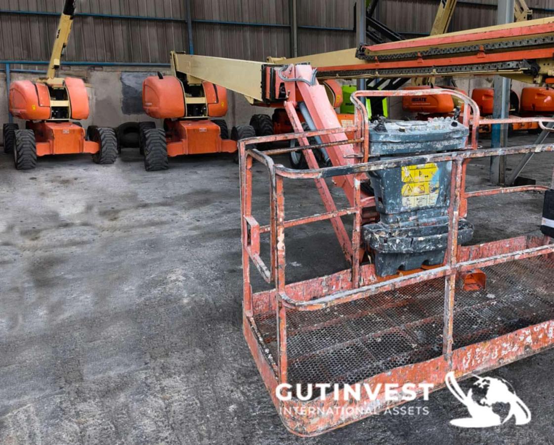 Used Diesel Telescopic Articulated Platform - 28 Meters