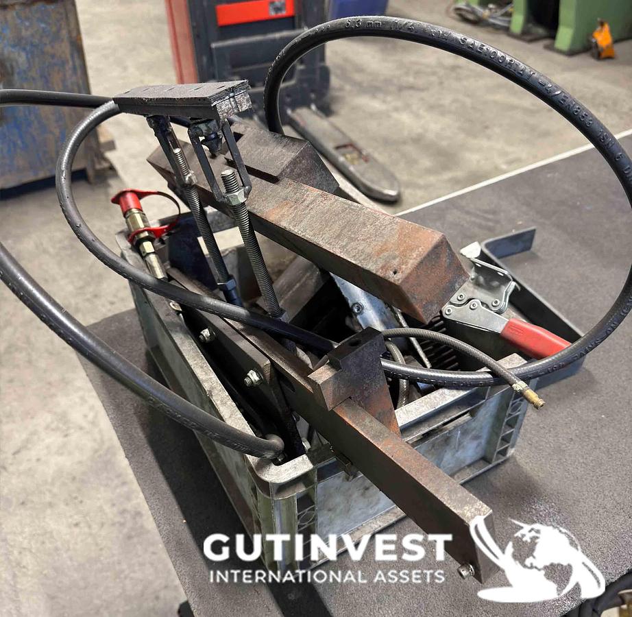 Used Automatic horizontal band saw
