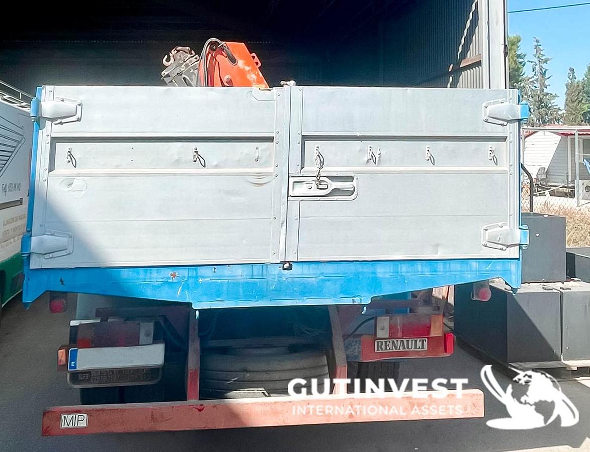 Usado Camión caja abierta con grúa