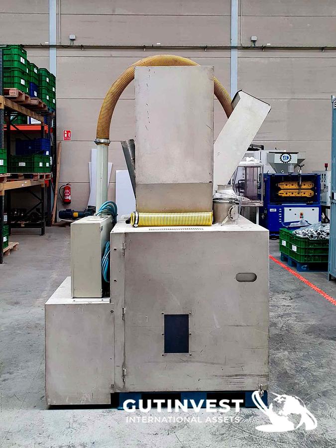 Used 1 - Horizontal cutting granulator