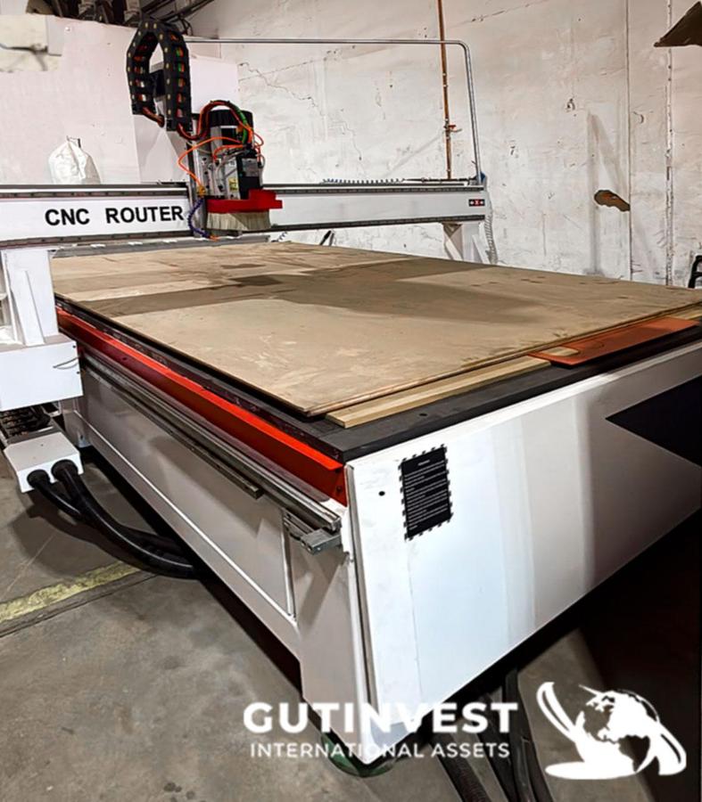 Usado MESA DE FRESADO Y CORTE CNC PAA MADERA