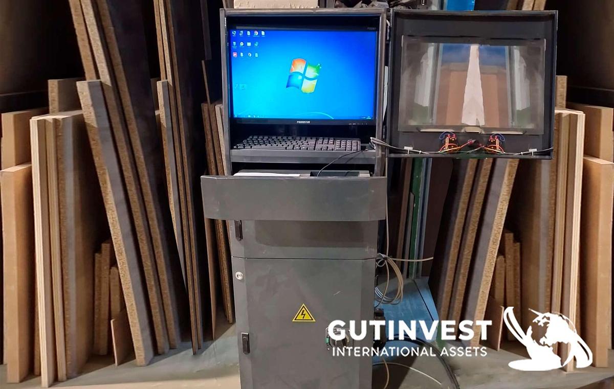 Usado 1 - Máquina de fresado y corte cnc para madera