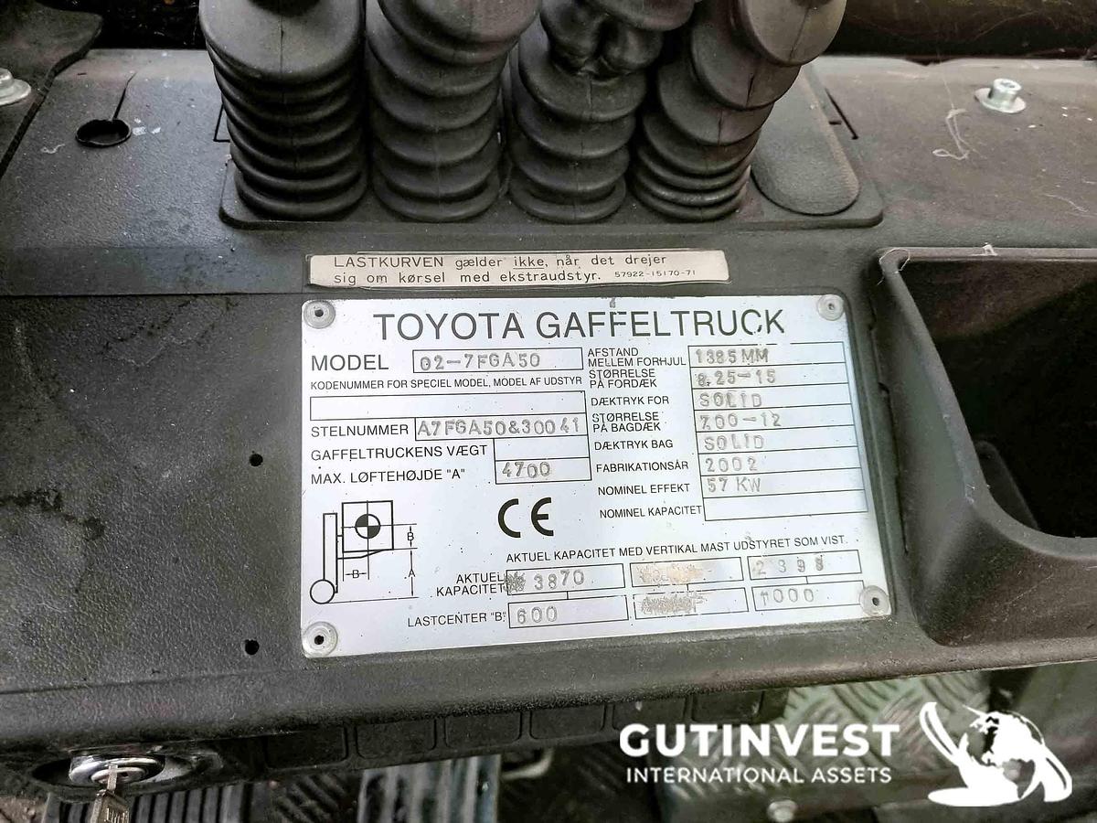 Used 3 - Gas-powered forklift