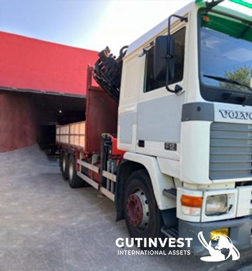Used 1 - Truck with crane and open box