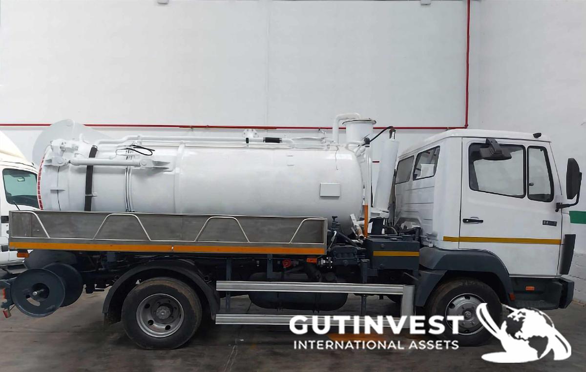 Used 1 - Tanker Truck - 3,000lts