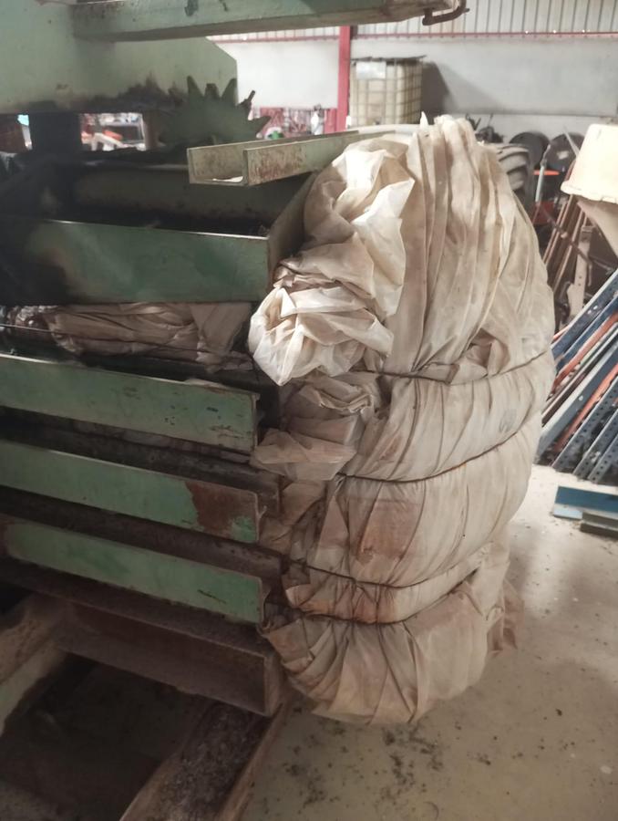 Used Compactor bale press (cardboard, plastic, etc.)
