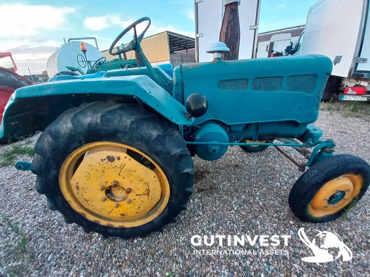 Used 12 - Agricultural tractor