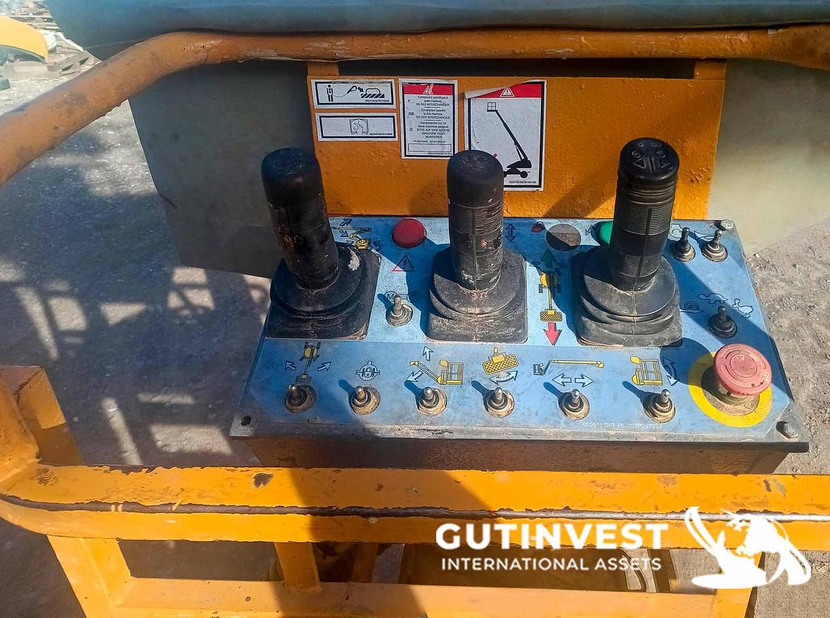 Used 6 - Diesel Articulated Platform