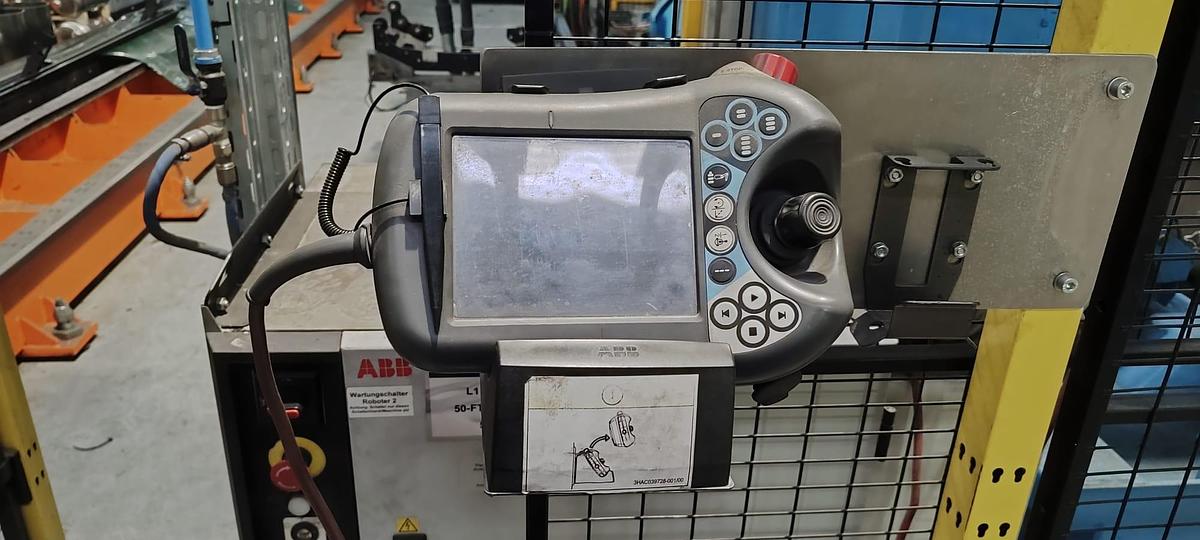 Usado Robot de manipulación con track