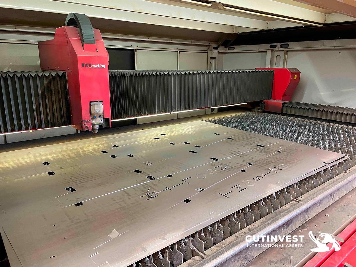Used 1 - Fiber laser cutting machine 2.000W.