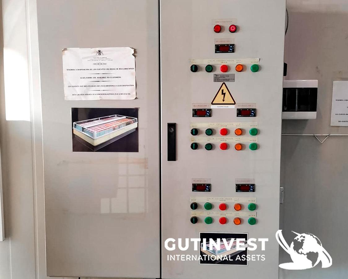 Used 1 - (x5) Frozen islands and (x3) Cold compressors