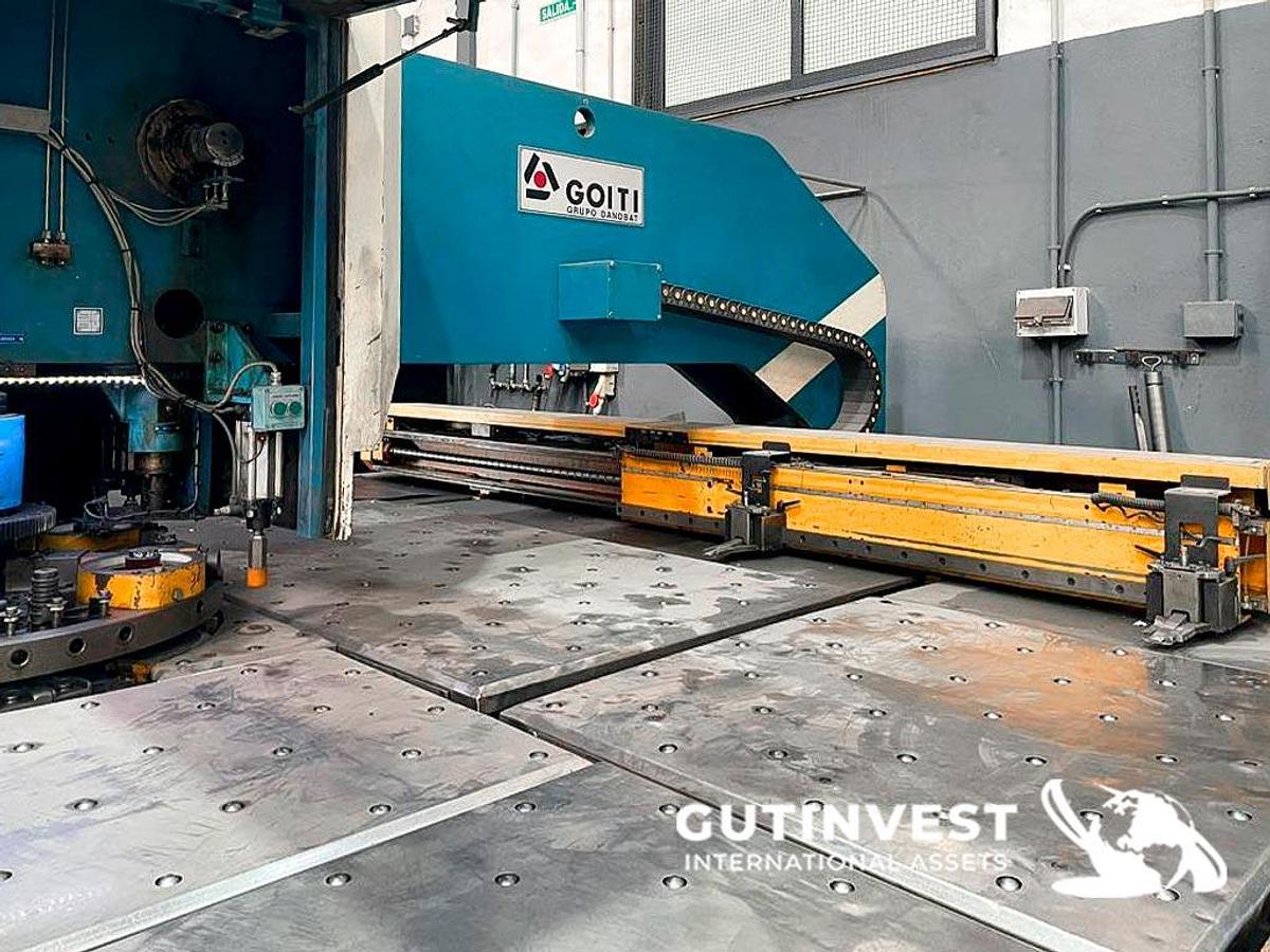 Usado 2 - Punzonadora CNC - 30Tn