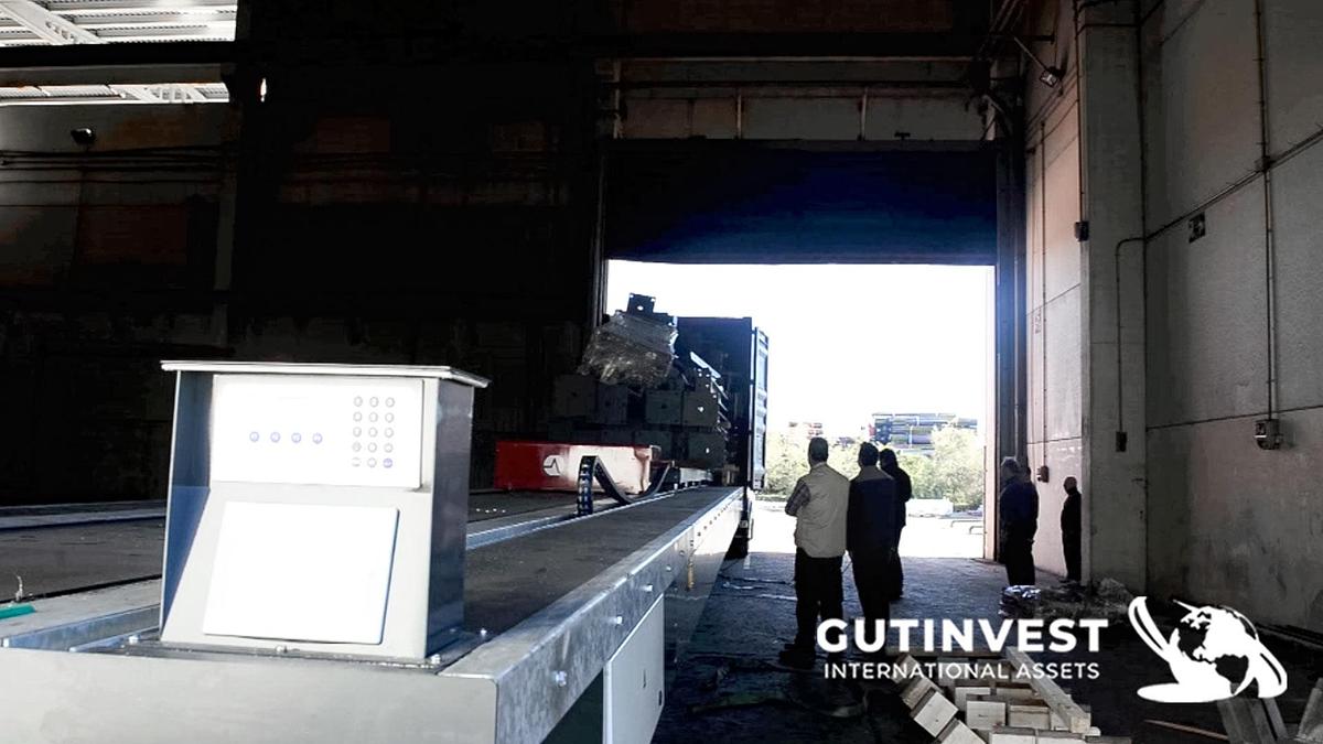 Used 1 - Loading and unloading platform with weighing