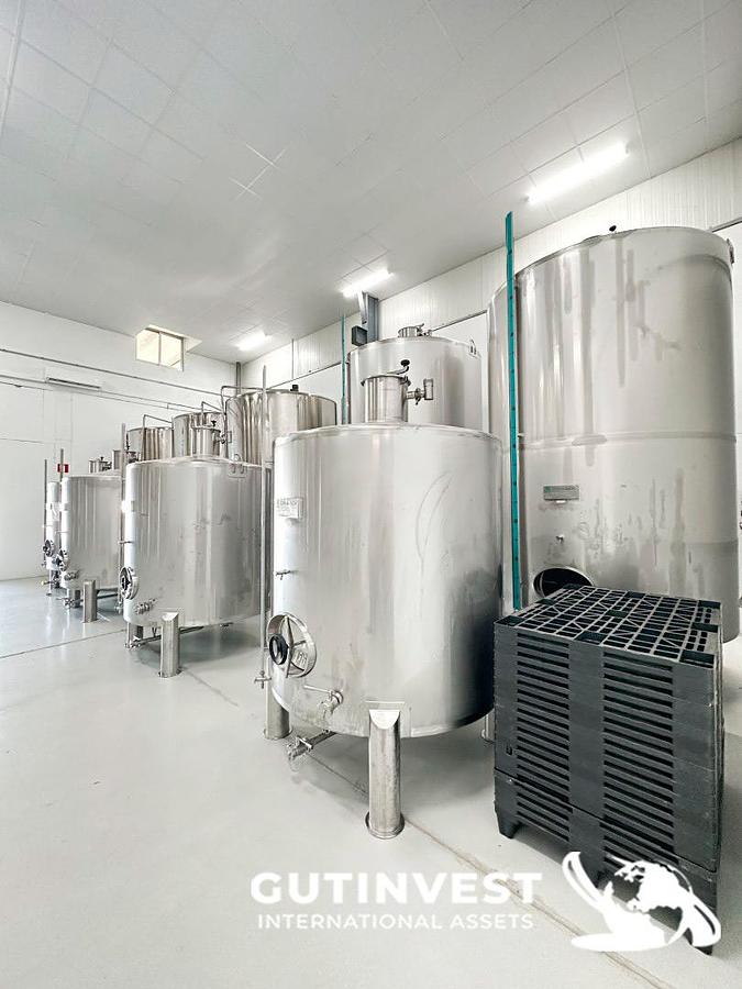Used 1 - Complete lot of machinery for olive oil packaging
