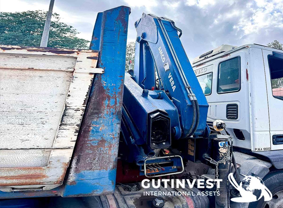 Usado Camión grúa con caja abierta