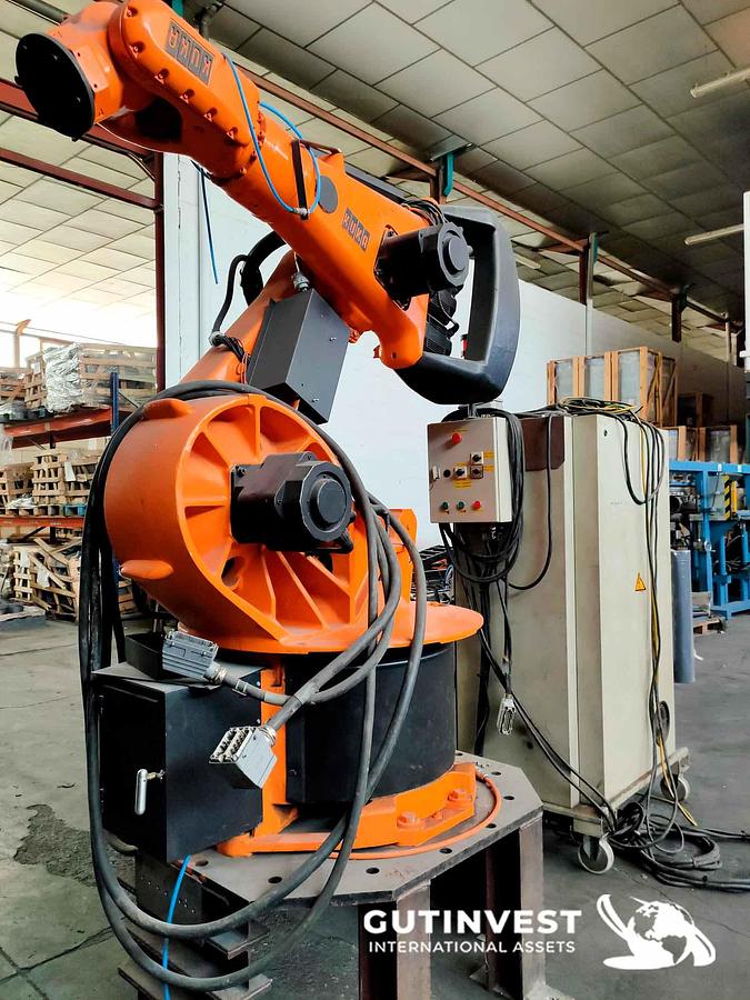 Usado 2 - Robot industrial - 6 ejes