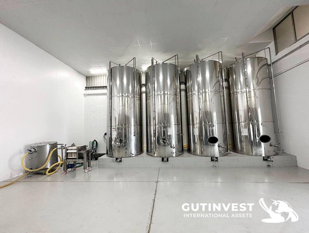 Used 1 - Complete lot of machinery for olive oil packaging