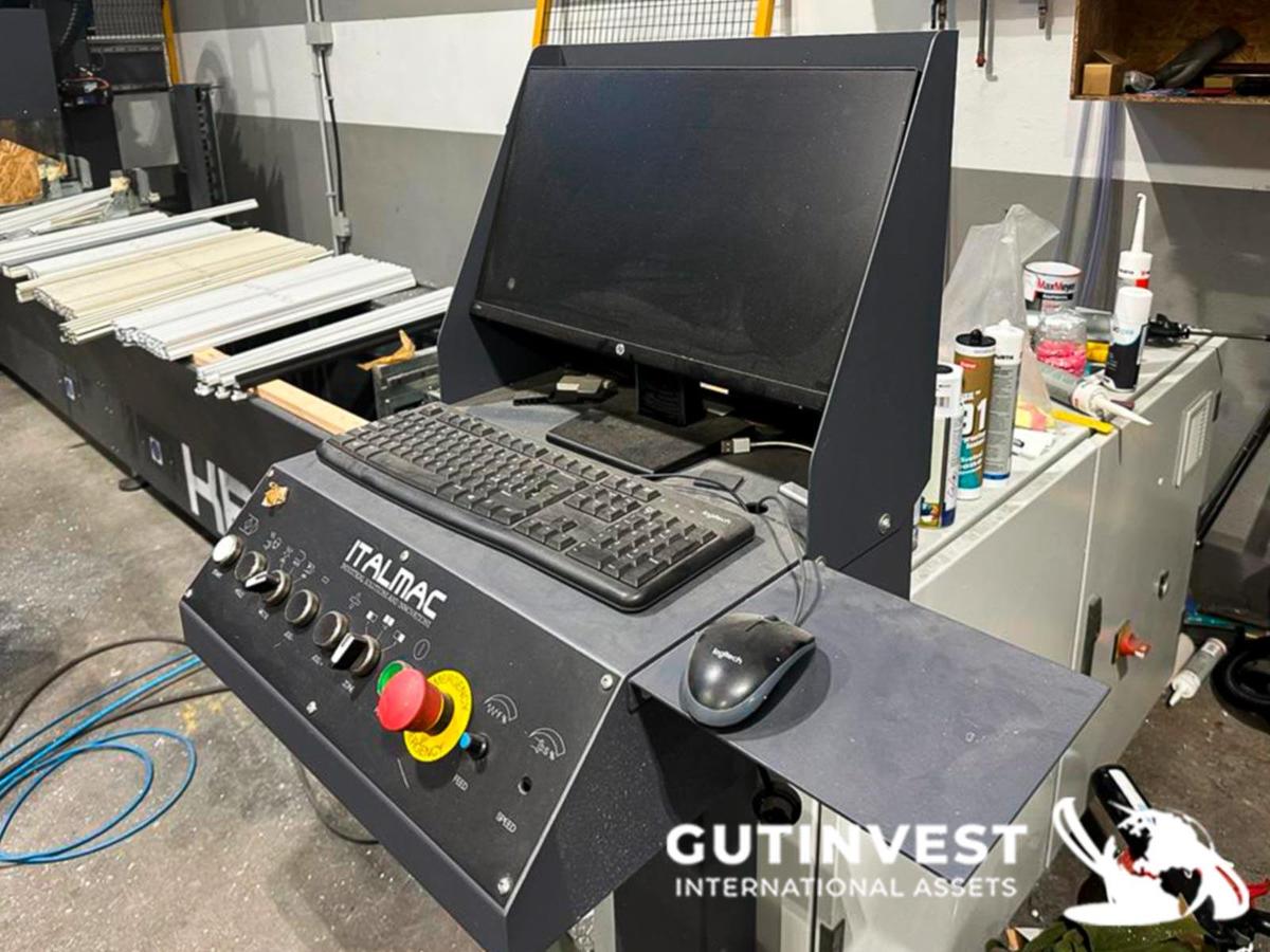 Used 4-Axis CNC Machining Center for Aluminum and PVC