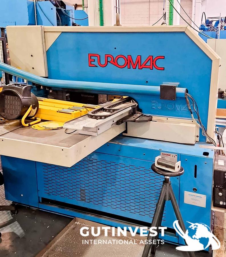 Used 1 - CNC punching machine