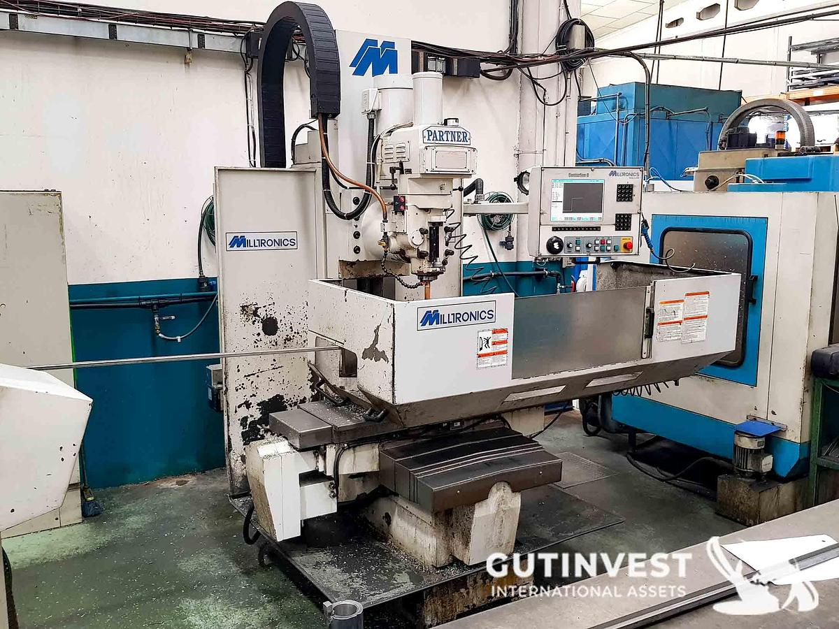 Used 3-axis CNC milling machine