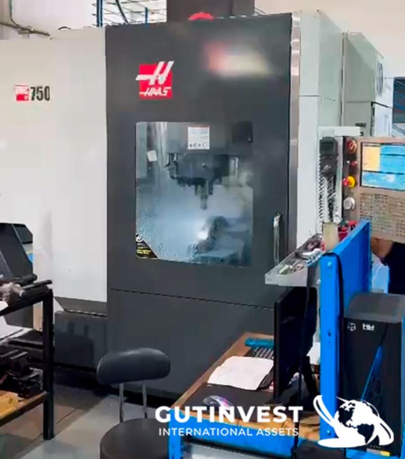 Usado Centro de mecanizado CNC de 5 ejes