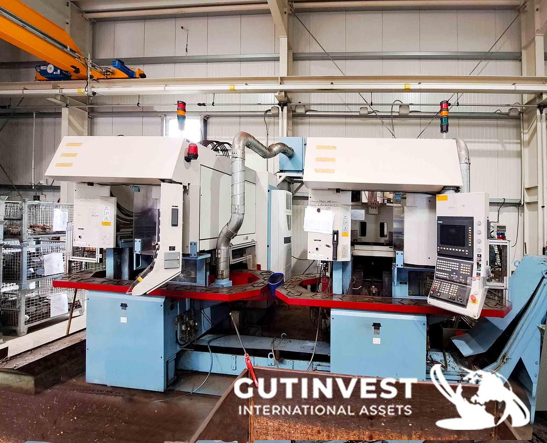 Usado Dos centros de mecanizado CNC