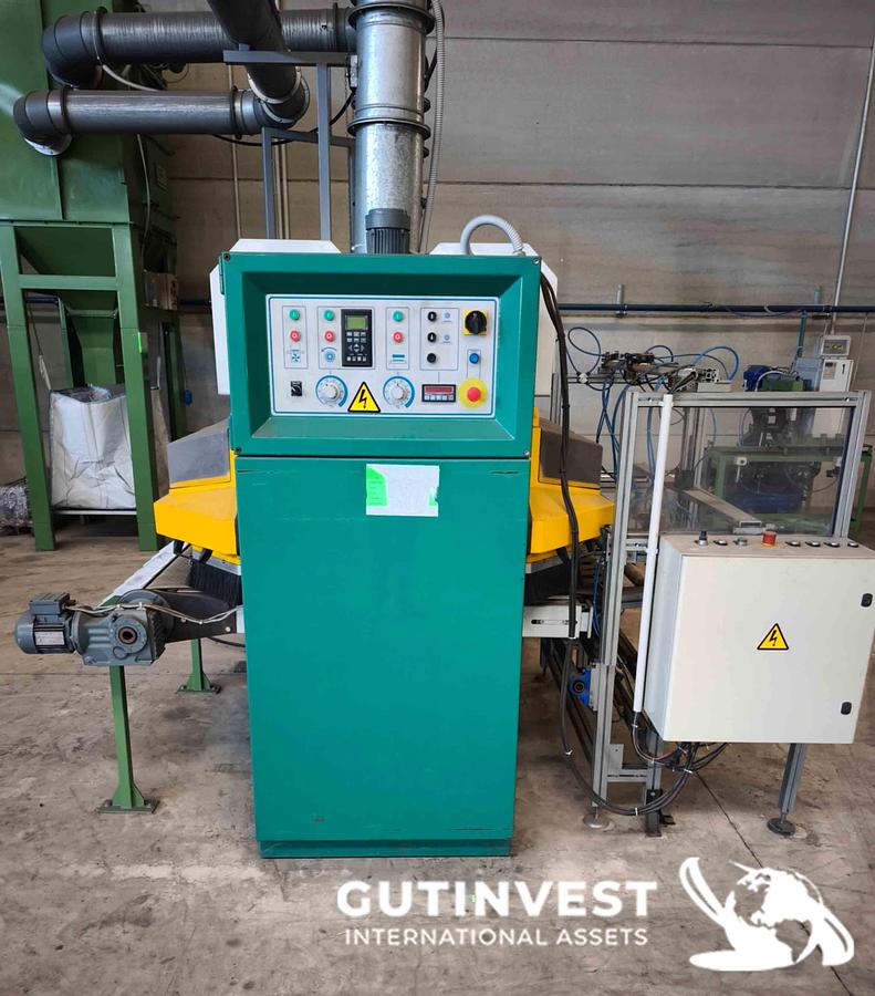 Used 6 - Sanding machine with dust extraction