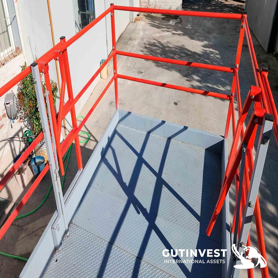 Used 2 - Scissor lift platform - 10 meters