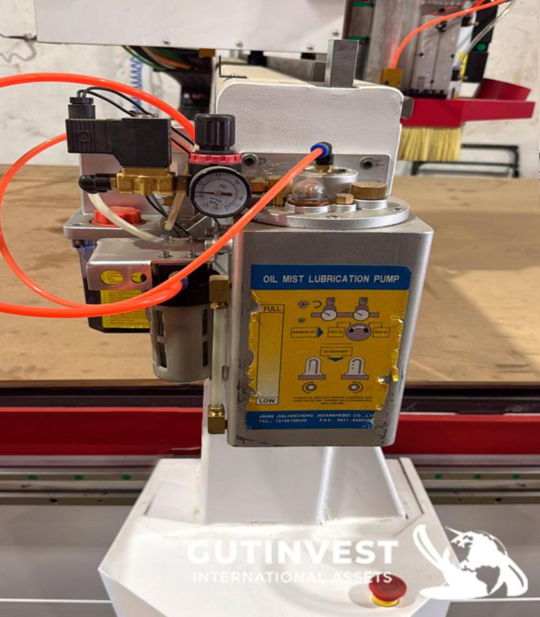 Usado MESA DE FRESADO Y CORTE CNC PAA MADERA