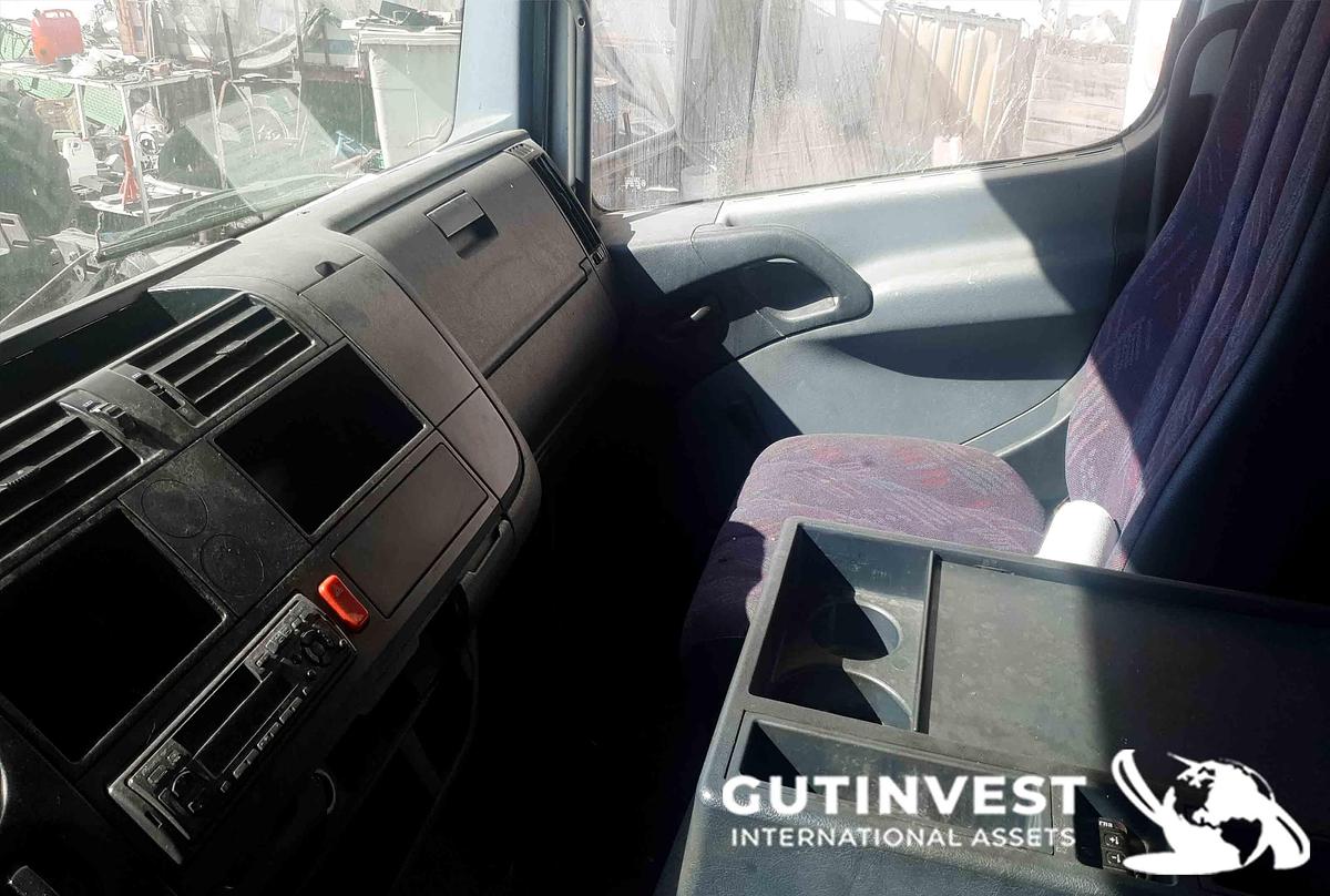Used Truck open box with tarpaulin
