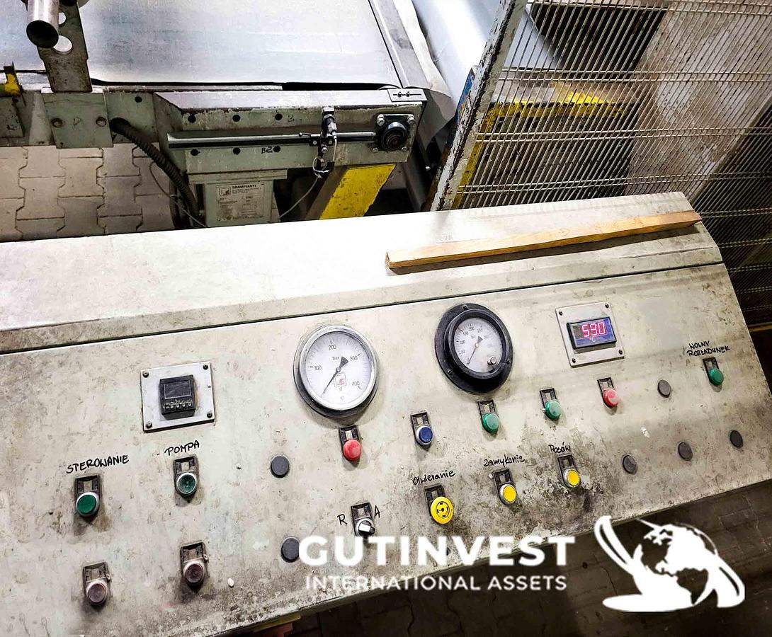 Usado Prensa hidráulica industrial con 14 cilindros
