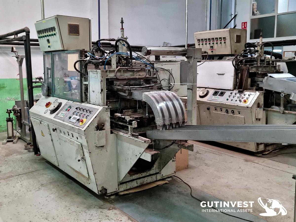Used 1 - Lot of (x6) thermoforming machines, (x39) moulds with acces