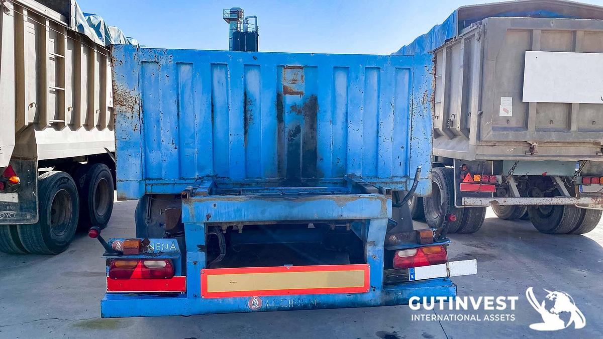 Used Semi - trailer open box- 3 axes