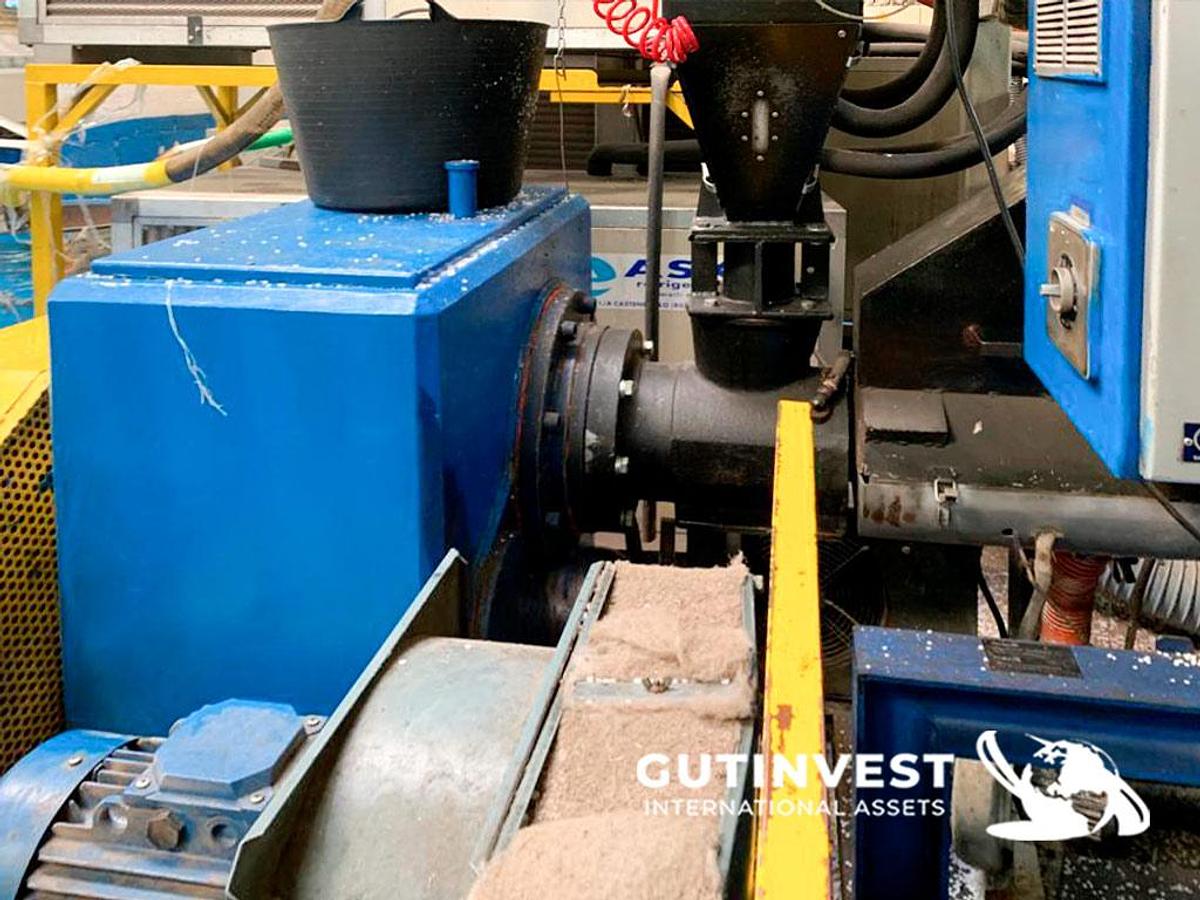 Usado 1 - Línea de extrusión de plástico