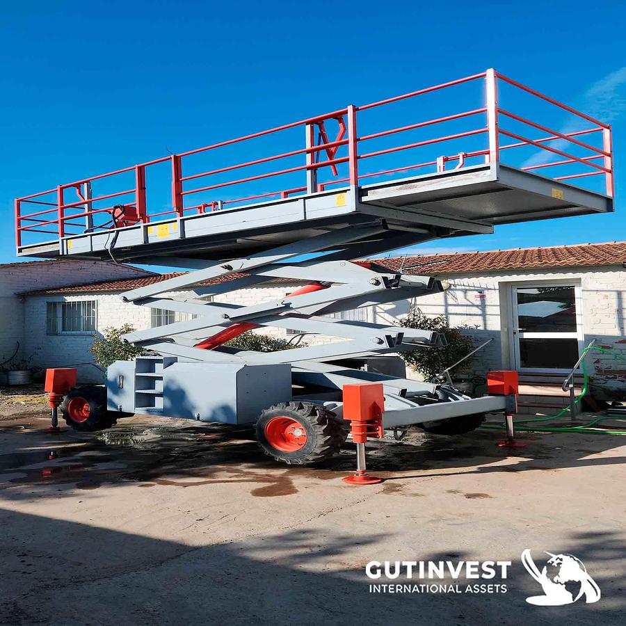 Used 2 - Scissor lift platform - 10 meters