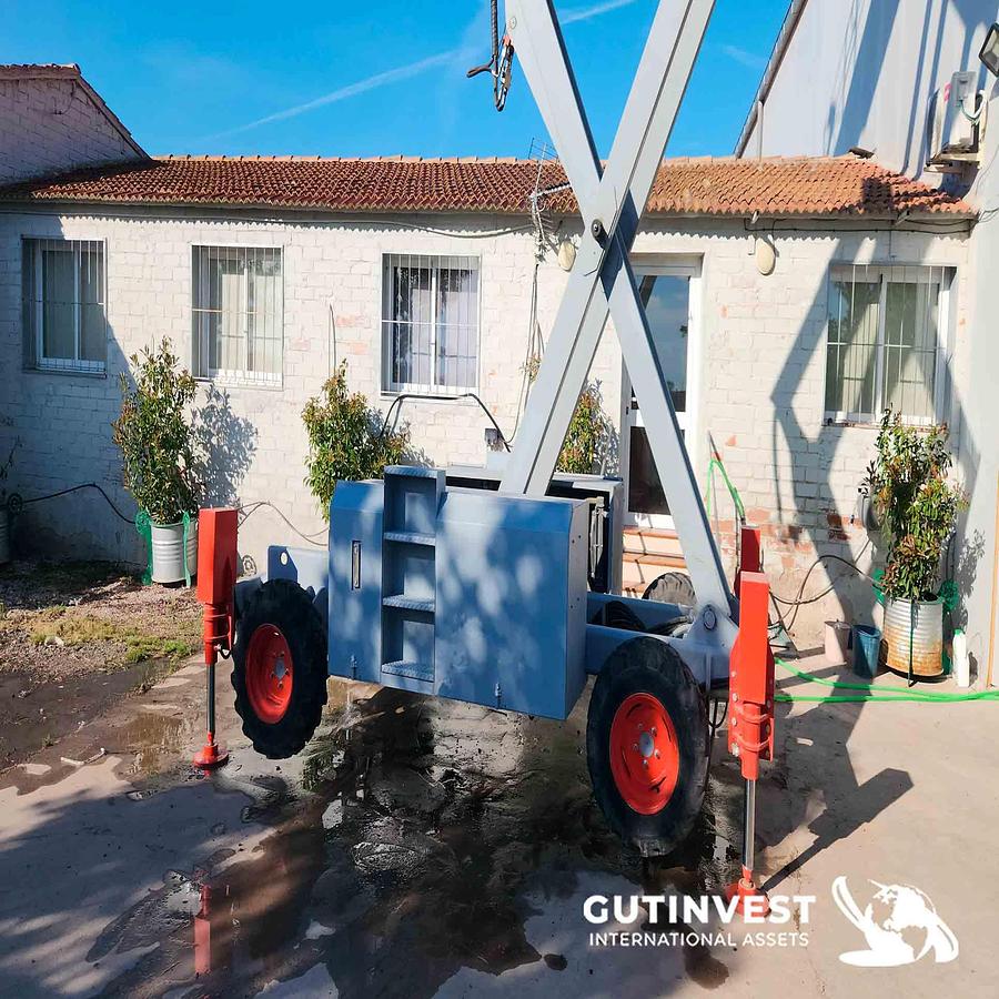 Used 2 - Scissor lift platform - 10 meters