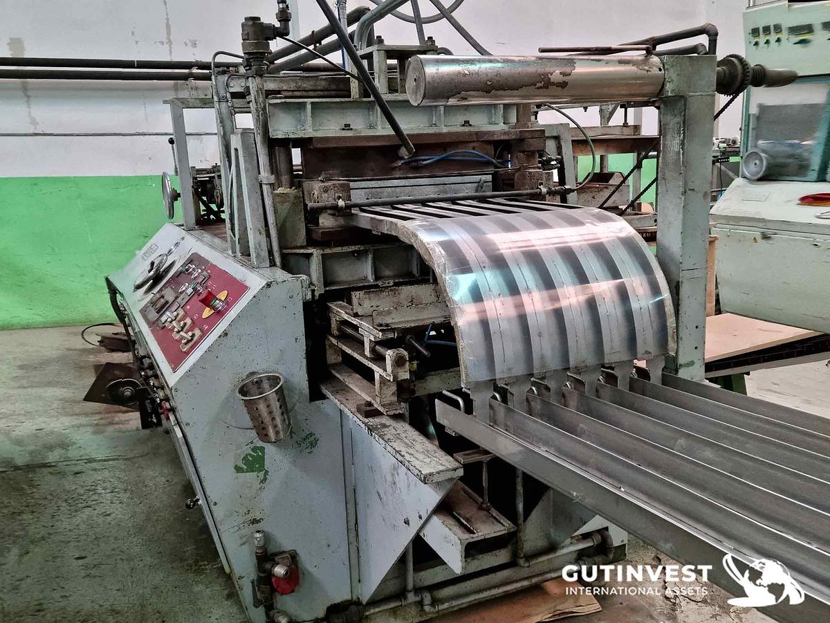 Used 1 - Lot of (x6) thermoforming machines, (x39) moulds with acces