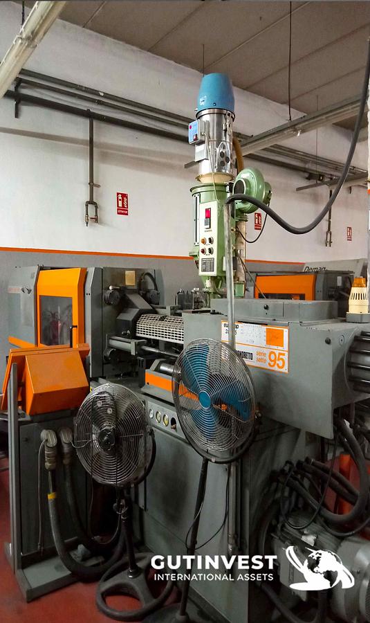 Used 4 - Injection Moulding Machine - 95Tn