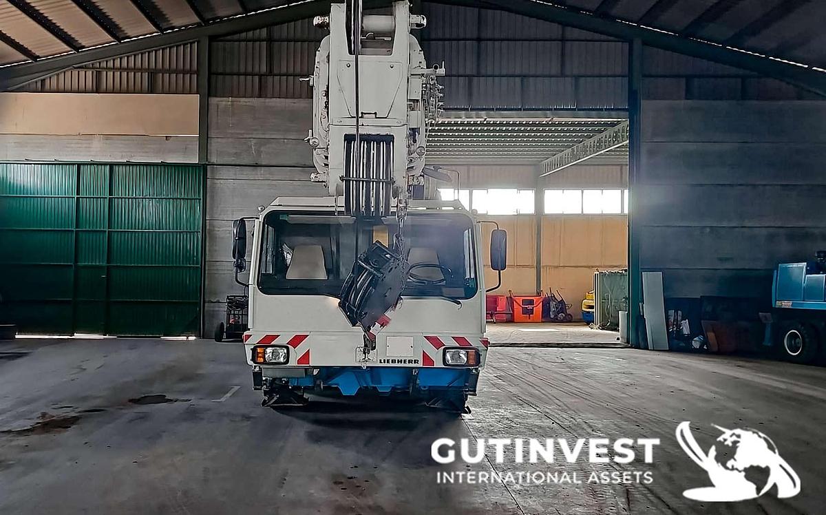 Used 1 - All Terrain mobile Crane - 90 Tons