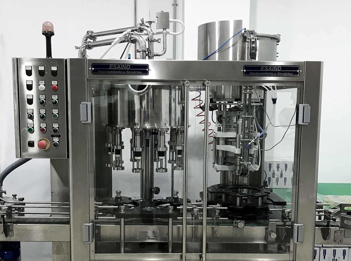 Usado 1 - Llenadora taponadora monobloc - botellas de 0,33 y 0,5lts.