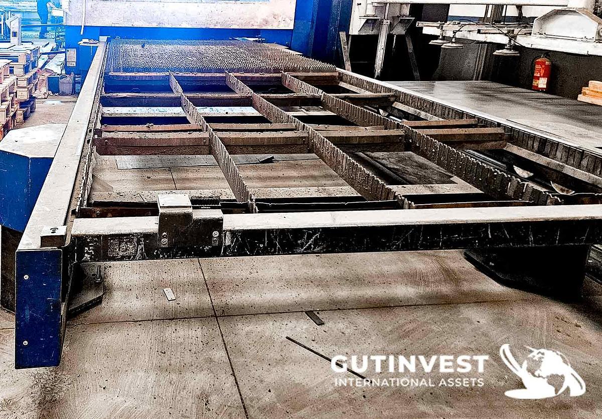 Used 1 - Laser cutting machine - 6kW