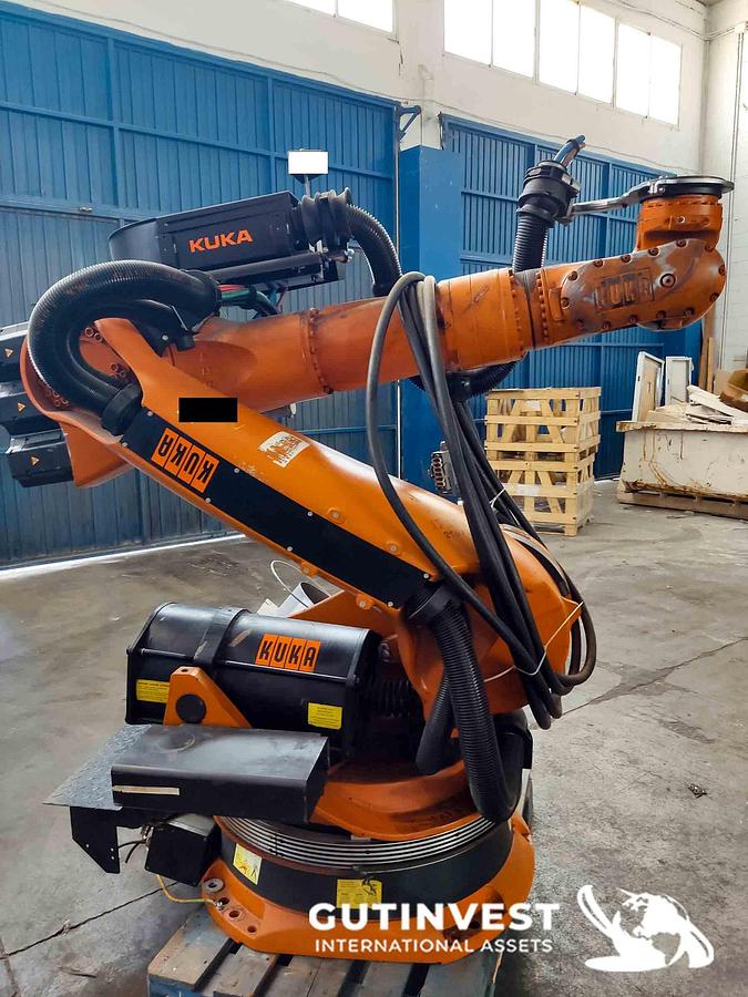Used 7 - Industrial robot - 6 axis