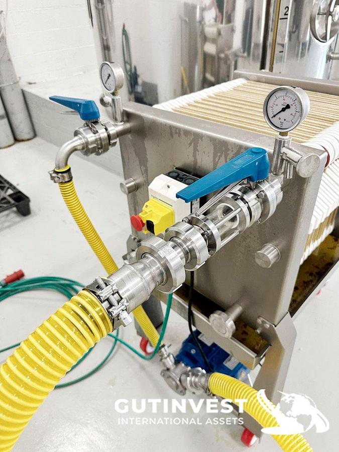 Used 1 - Complete lot of machinery for olive oil packaging